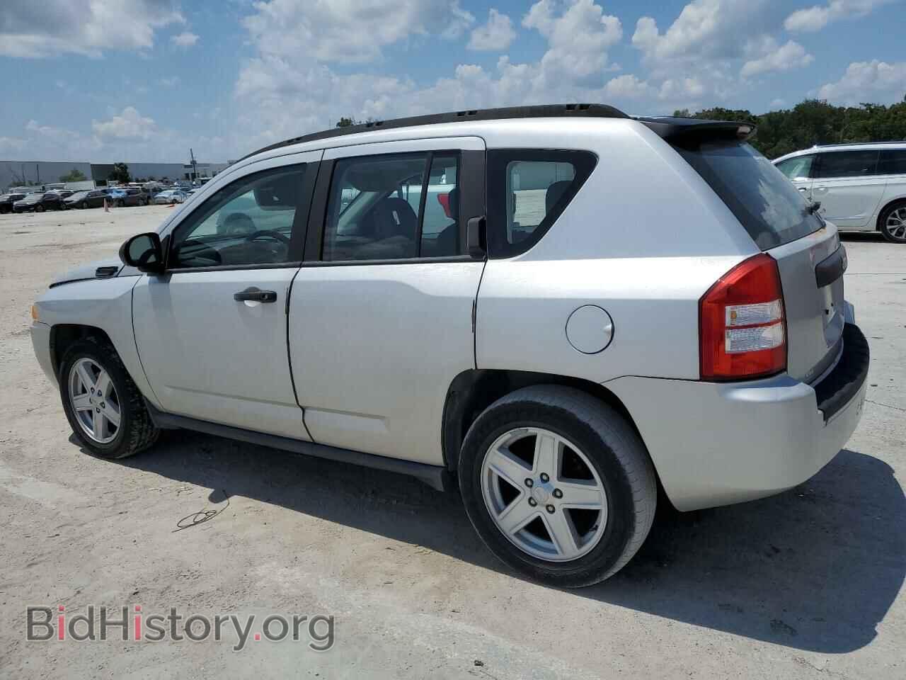 2007 JEEP COMPASS - VIN: 1J8FT47W17D410756 - Photo 2