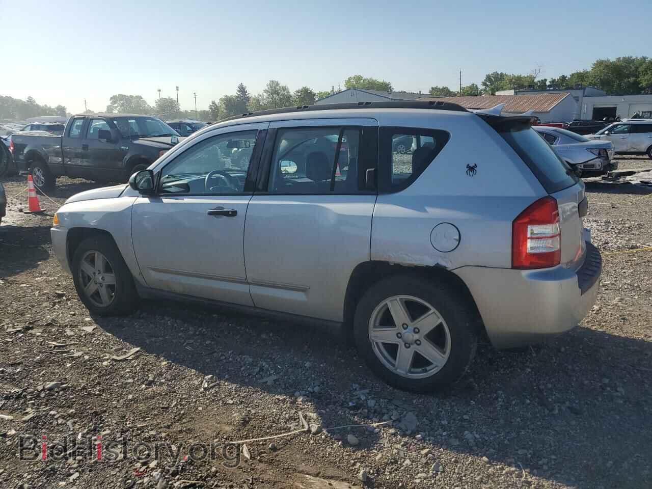 2008 JEEP COMPASS - VIN: 1J8FT47WX8D589218 - Фото 2