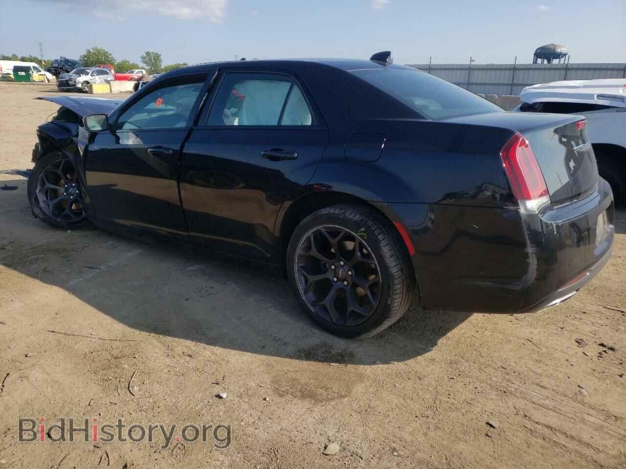2019 CHRYSLER 300 - VIN: 2C3CCABGXKH538793 - Фото 2