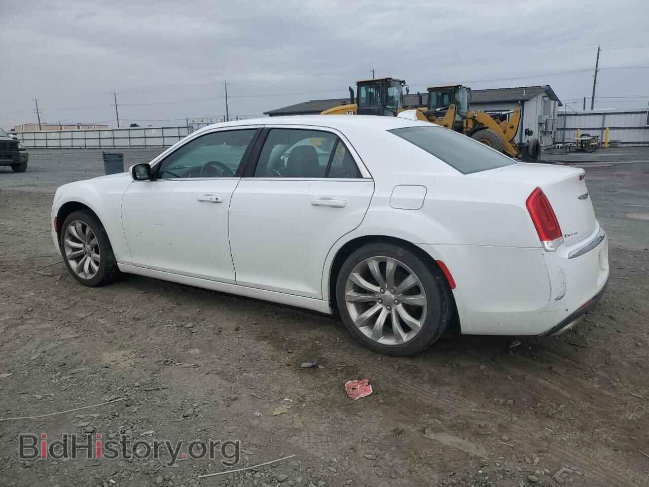 2018 CHRYSLER 300 - VIN: 2C3CCAAG6JH201845 - Фото 2