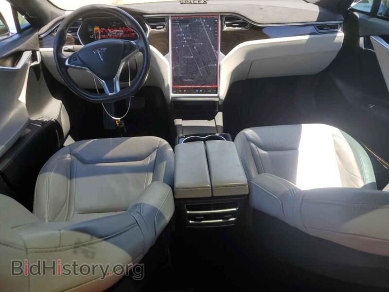 2016 Tesla MODEL S (VIN 5YJSA1E28GF141836) — фото 8 из 12