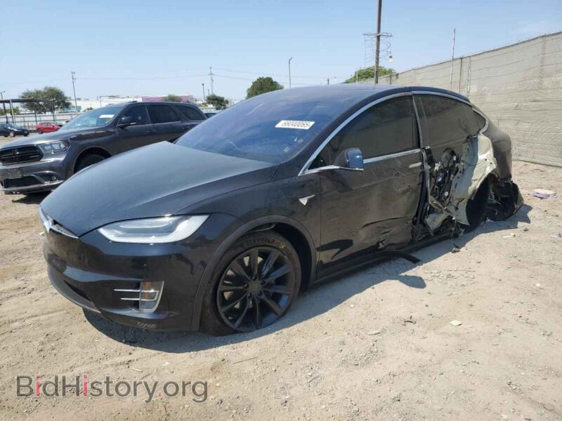 2017 Tesla MODEL X (VIN 5YJXCAE20HF074604) — фото 1 из 16, Copart, повреждение: бок