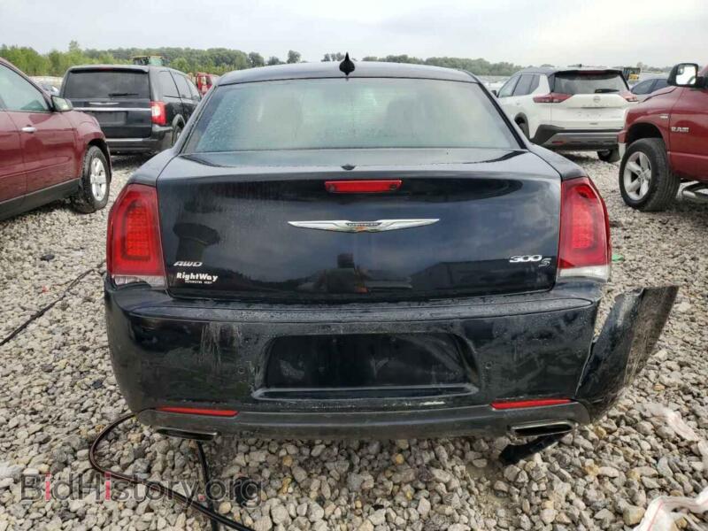 2016 Chrysler 300 (VIN 2C3CCAGG0GH304811) — фото 6 из 12