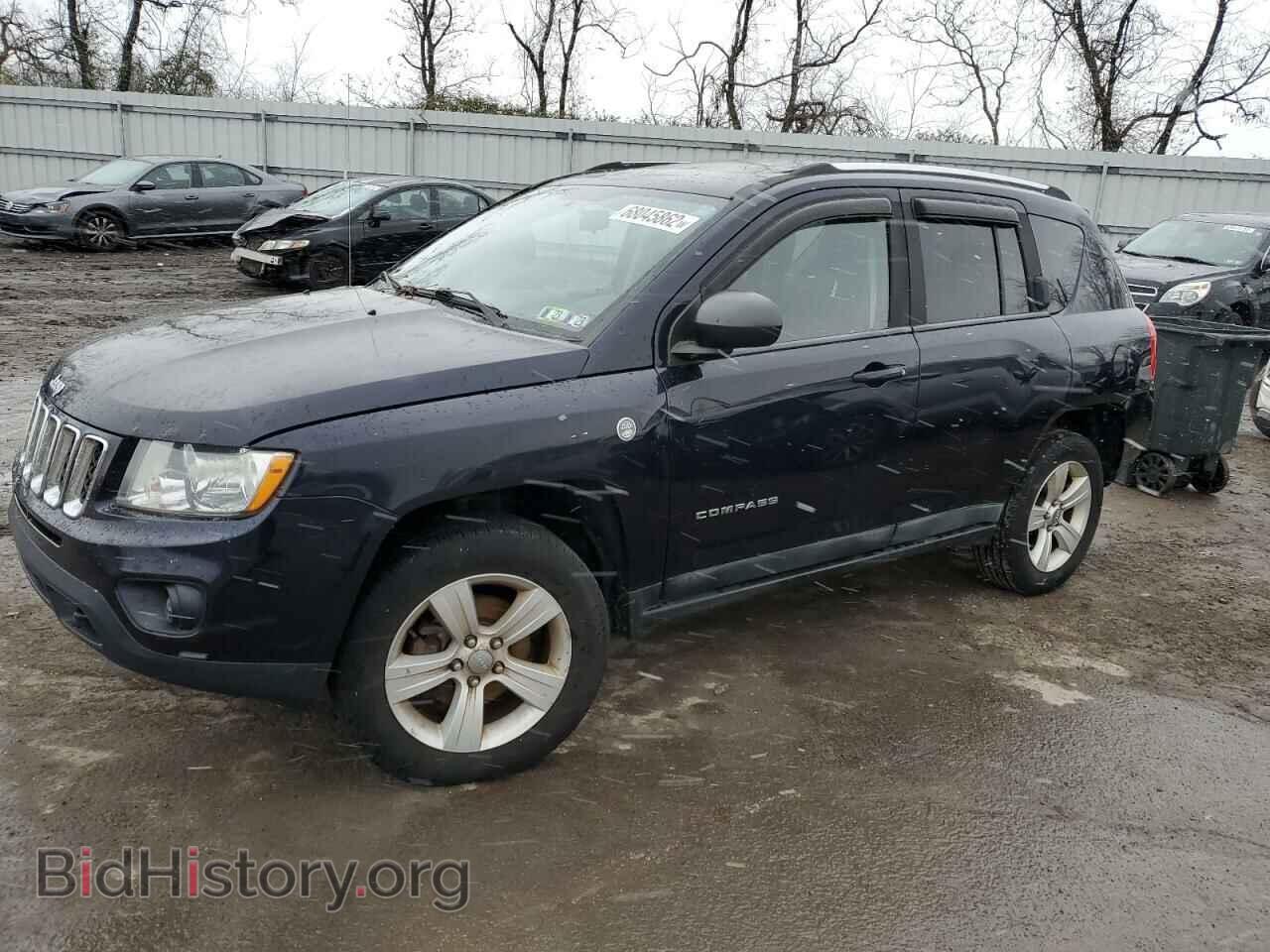 Photo 1J4NF1FB9BD164436 - JEEP COMPASS 2011