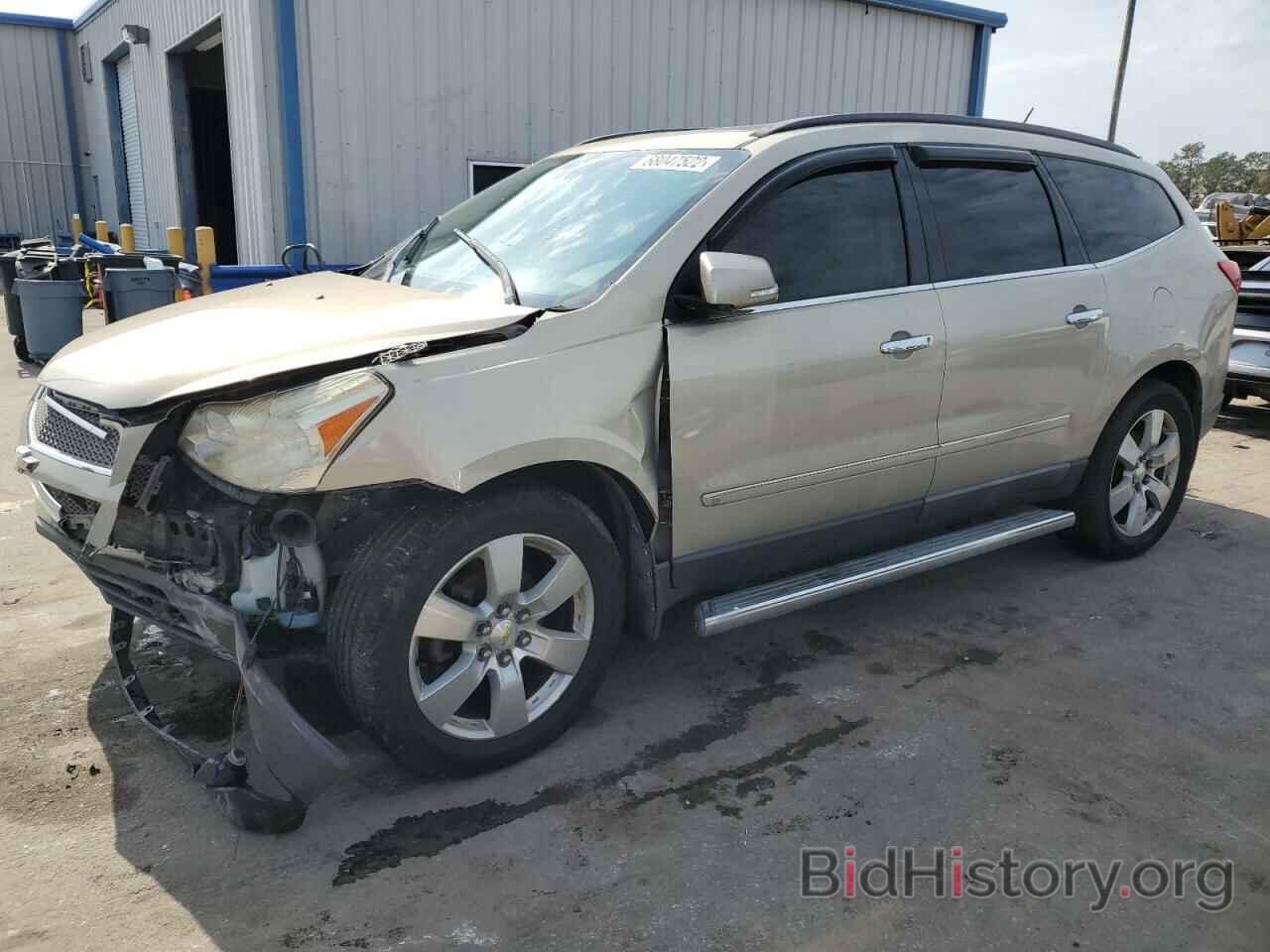 Photo 1GNLVHED2AS116354 - CHEVROLET TRAVERSE 2010