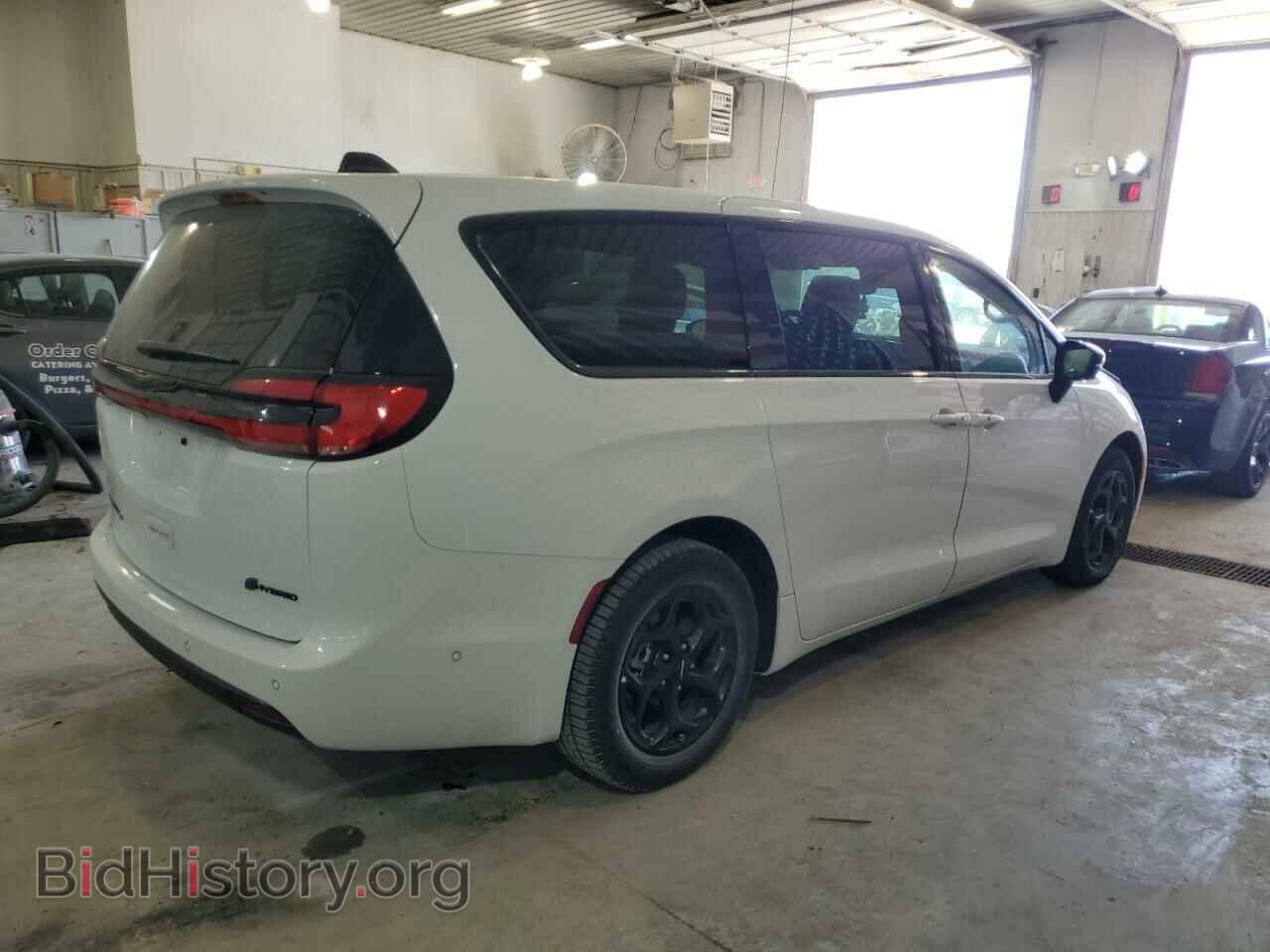 2024 CHRYSLER PACIFICA - VIN: 2C4RC1S70RR109219 - Фото 3