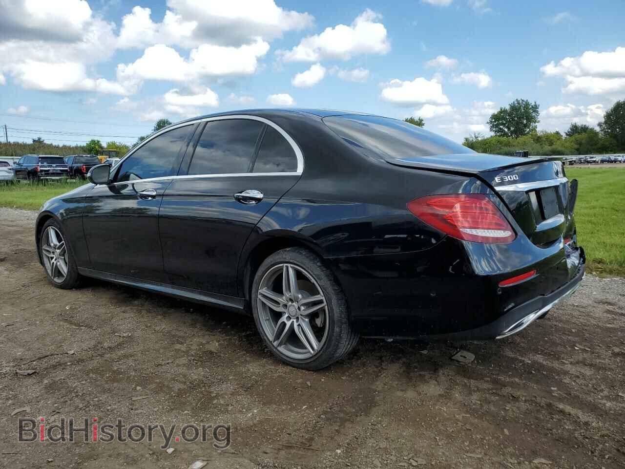 2017 MERCEDES-BENZ E-CLASS - VIN: WDDZF4KBXHA104292 - Фото 2