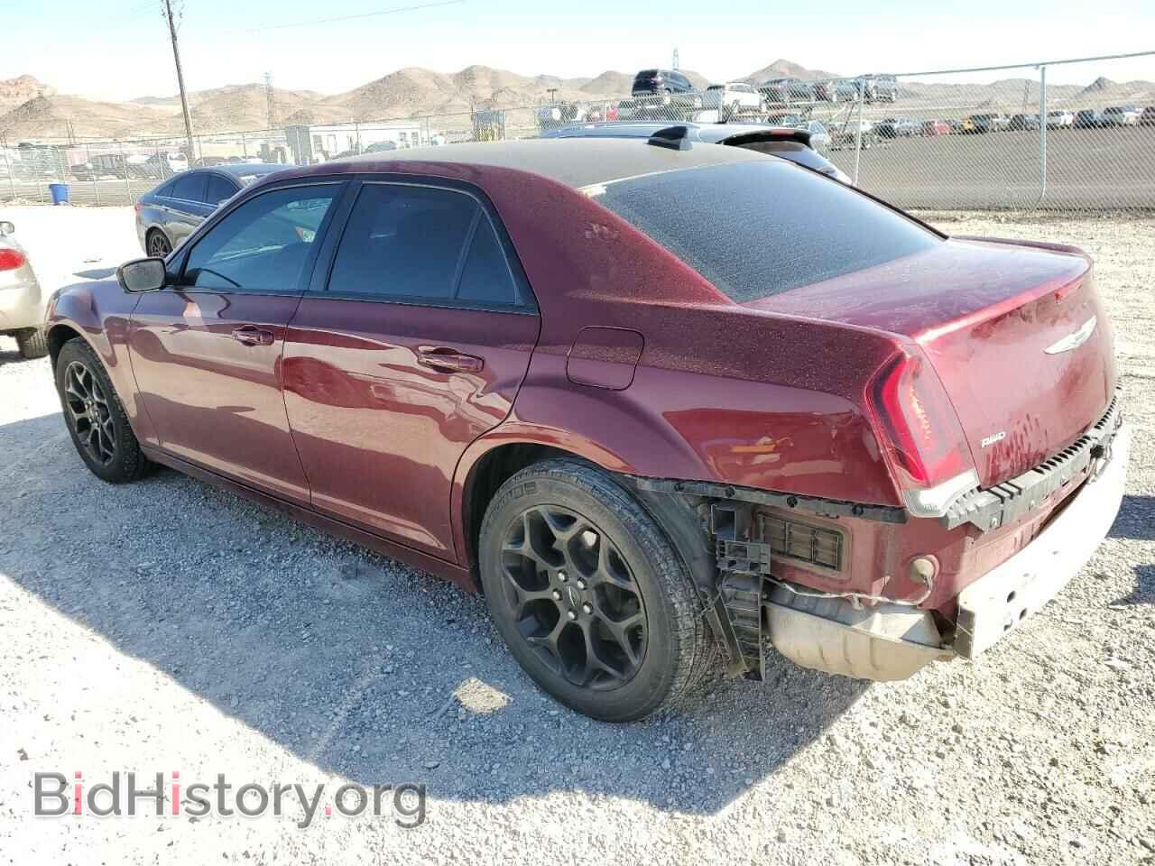 2019 CHRYSLER 300 - VIN: 2C3CCAGG2KH689877 - Фото 2
