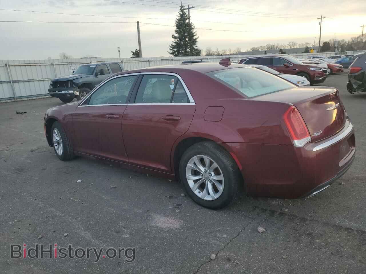 2015 CHRYSLER 300 - VIN: 2C3CCAAG6FH830528 - Фото 2