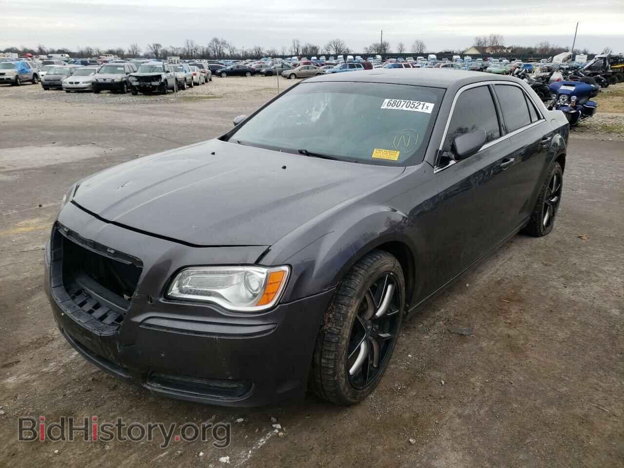 2013 CHRYSLER 300 - VIN: 2C3CCAAG2DH572702 - Фото 2