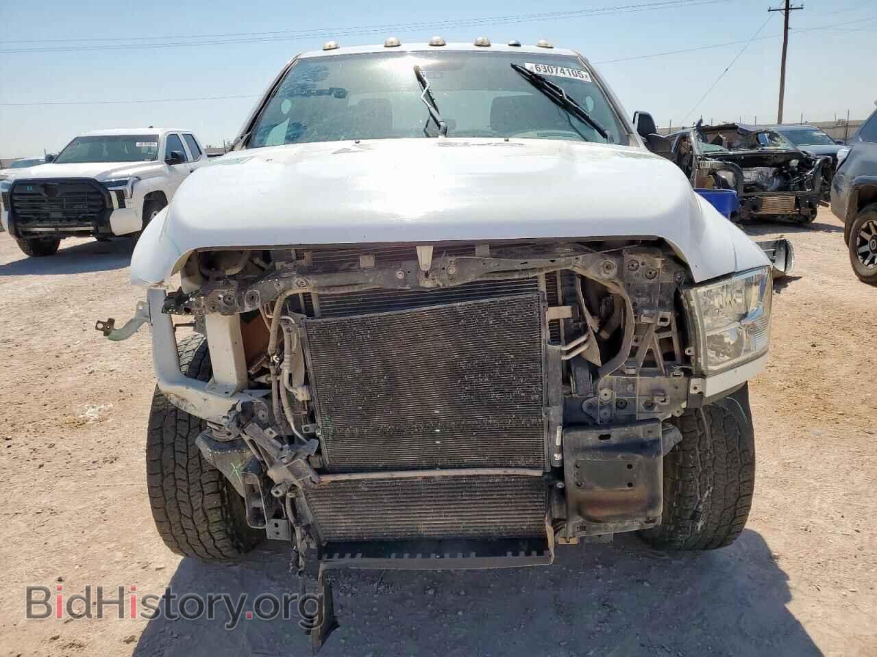 2018 RAM All Models - VIN: 3C6UR5CL5JG380130 - Photo 5