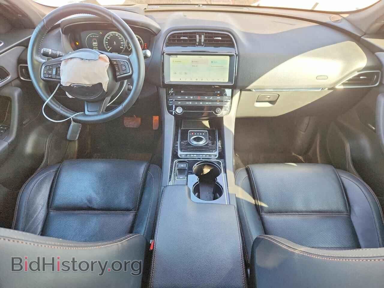2017 JAGUAR F-PACE - VIN: SADCK2BV6HA897363 - Photo 8