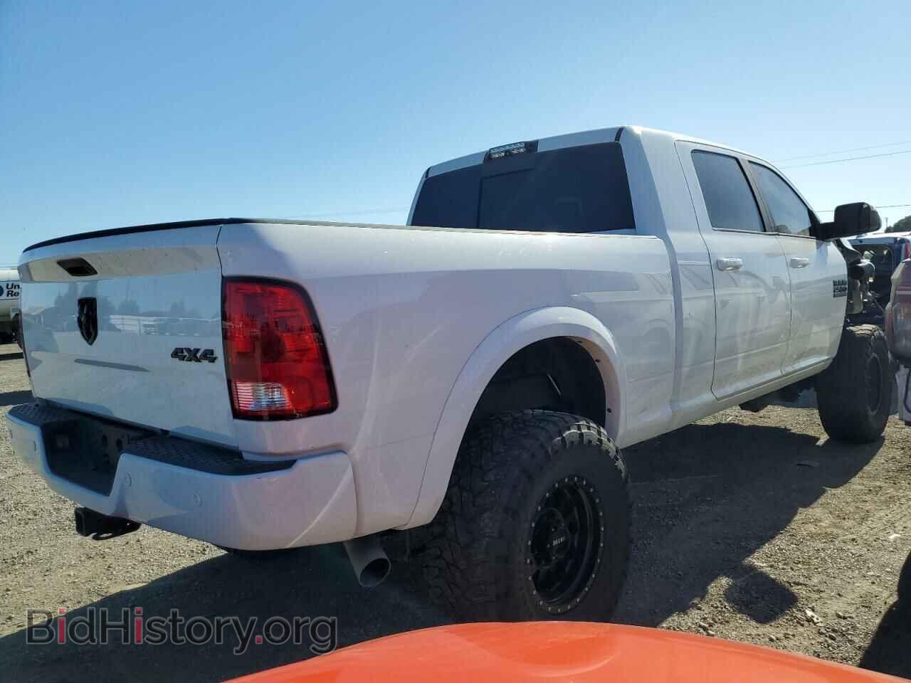 2018 RAM All Models - VIN: 3C6UR5ML5JG189869 - Photo 3