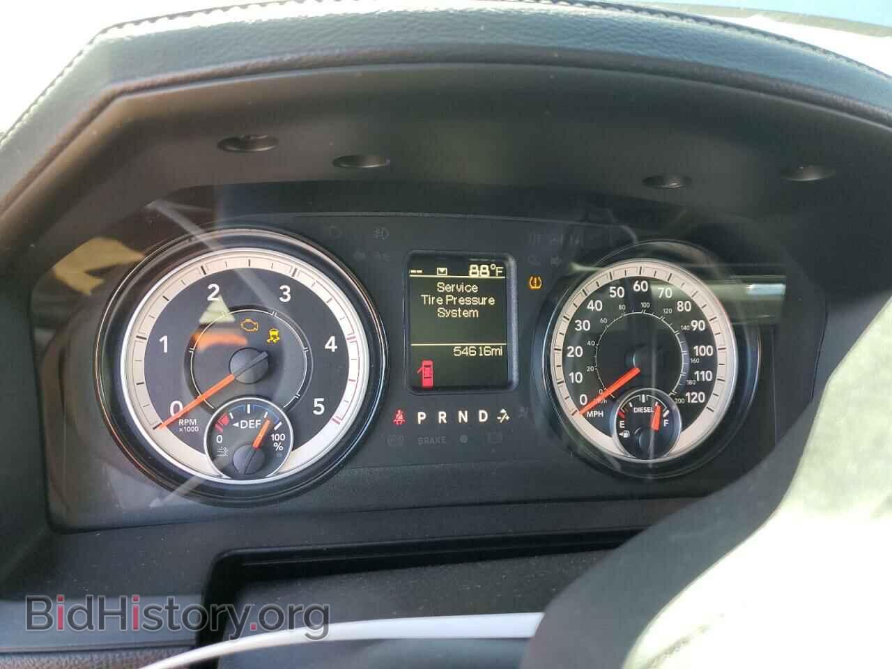 2018 RAM All Models - VIN: 3C6UR5ML5JG189869 - Photo 9