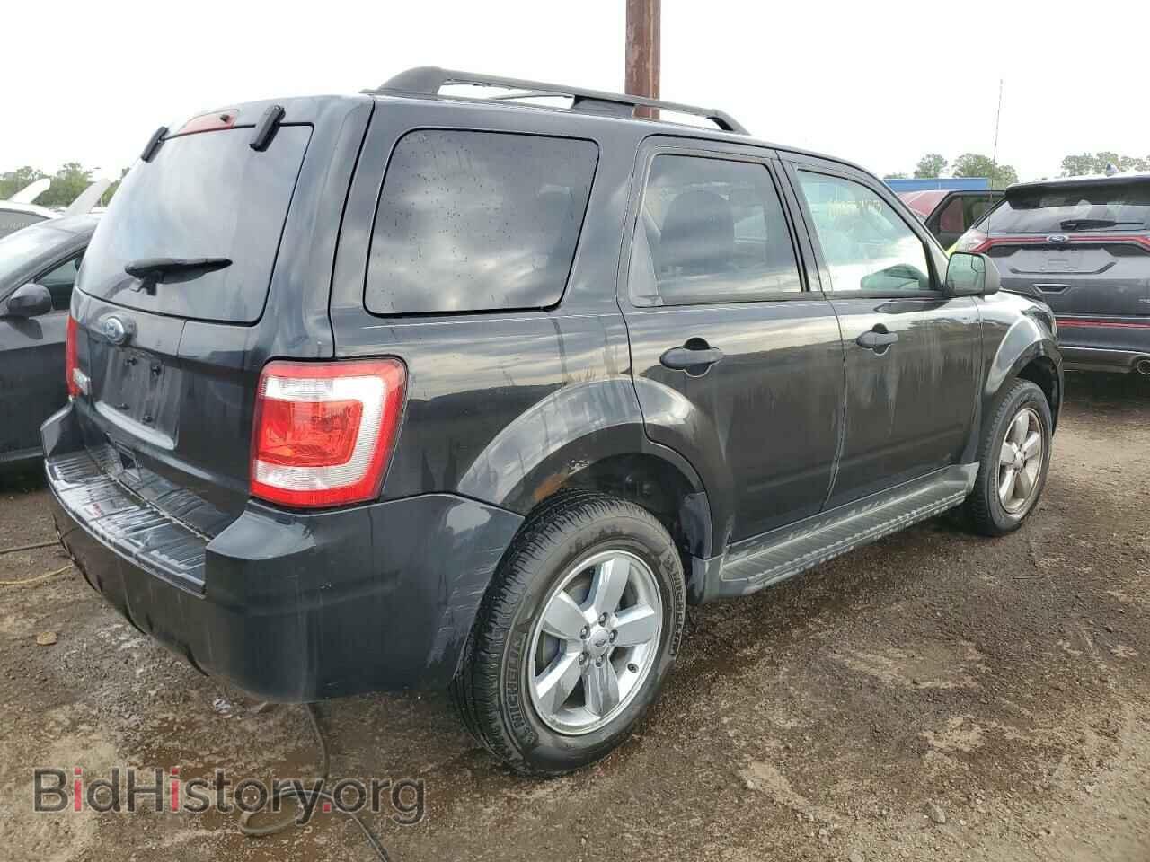 2011 FORD ESCAPE - VIN: 1FMCU0D73BKA61645 - Фото 3