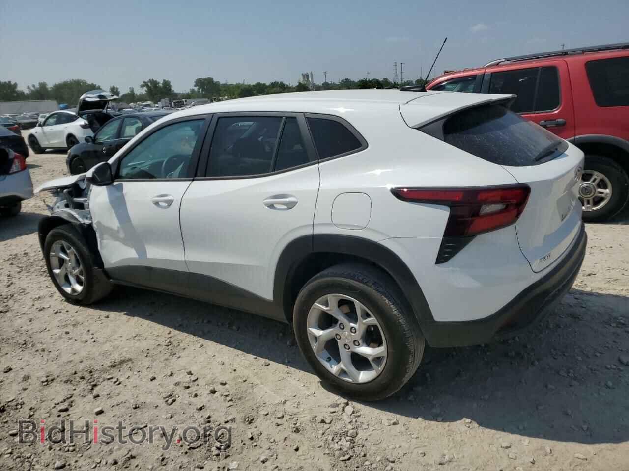 2024 CHEVROLET TRAX - VIN: KL77LFE28RC102075 - Фото 2