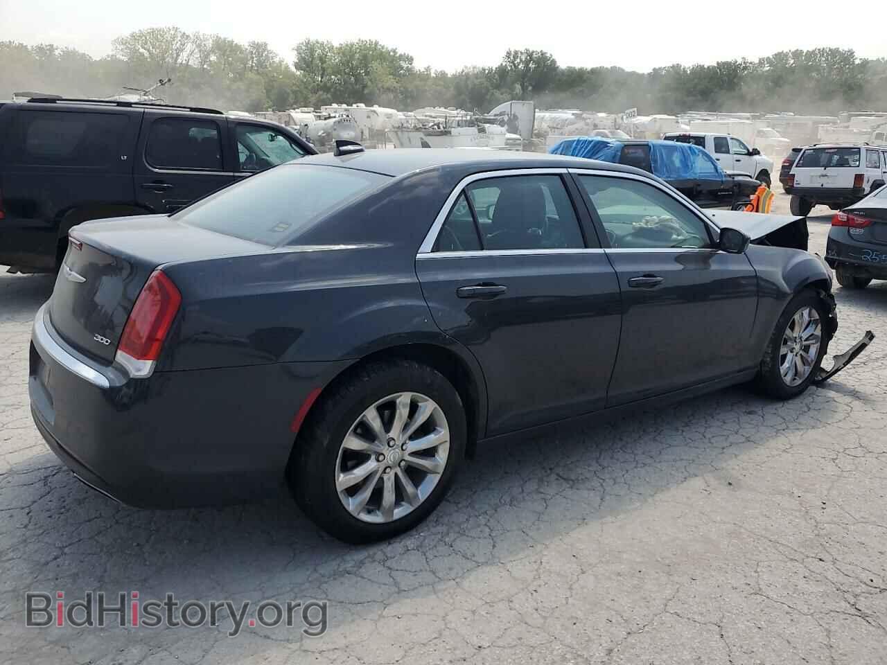 2017 CHRYSLER 300 - VIN: 2C3CCARG1HH534338 - Фото 3