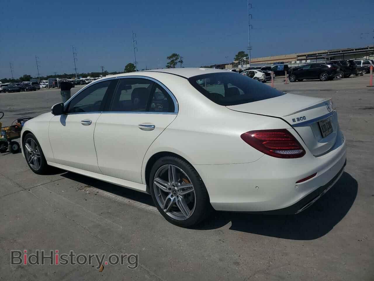 2018 MERCEDES-BENZ E-CLASS - VIN: WDDZF4JB7JA377231 - Фото 2