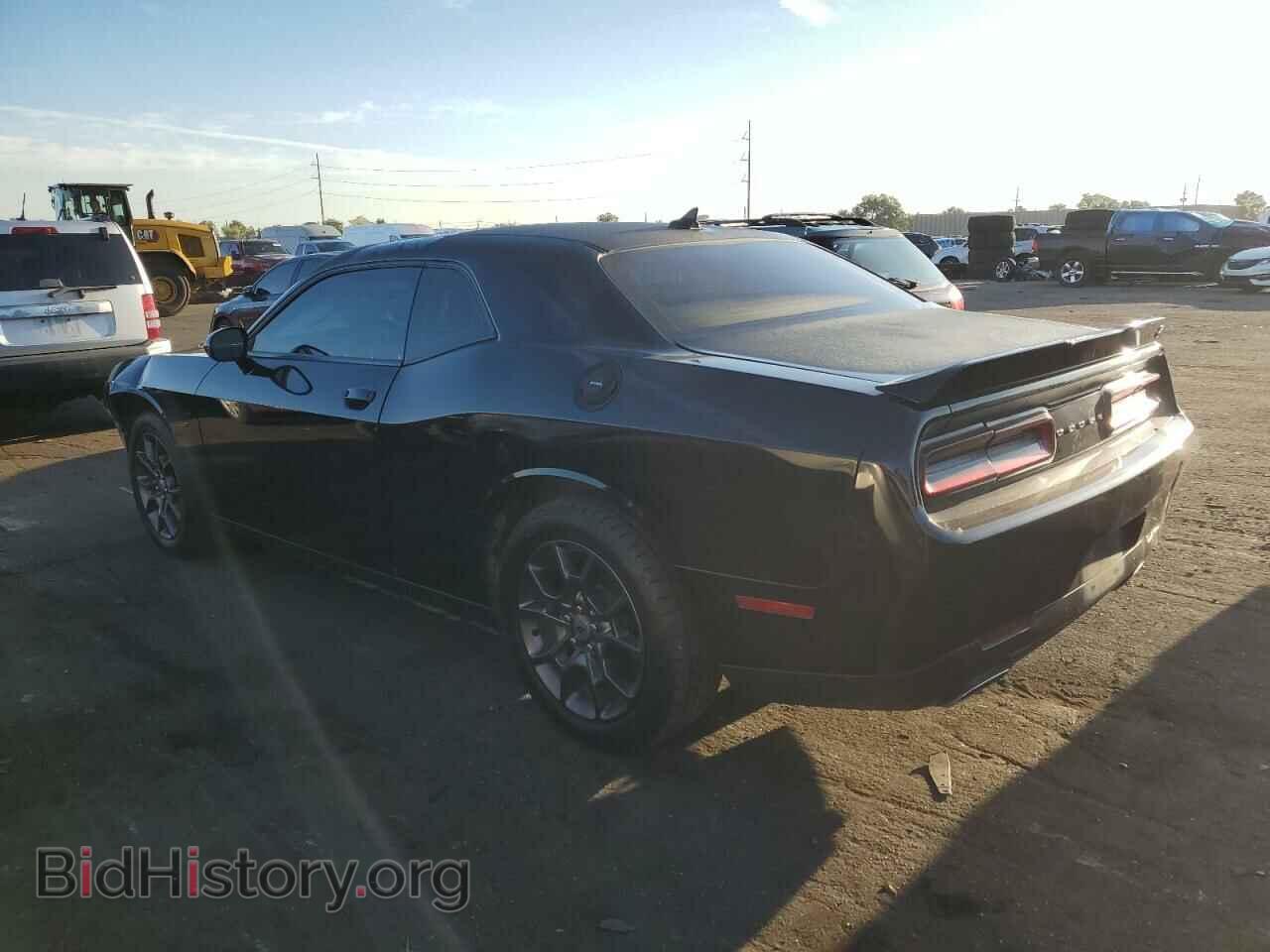 2018 DODGE CHALLENGER - VIN: 2C3CDZGG2JH256943 - Фото 2