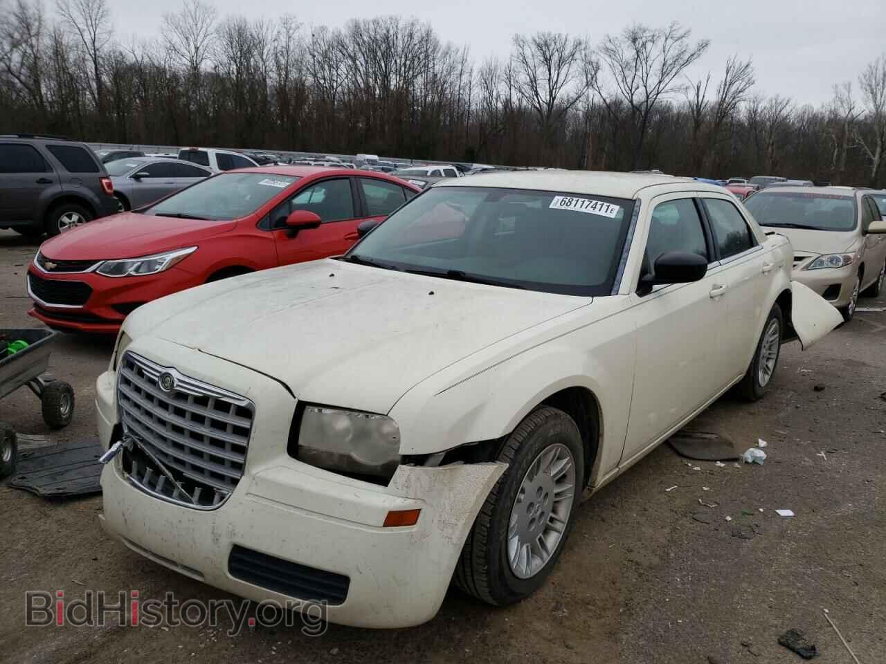 2007 CHRYSLER 300 - VIN: 2C3KA43R97H813225 - Фото 2