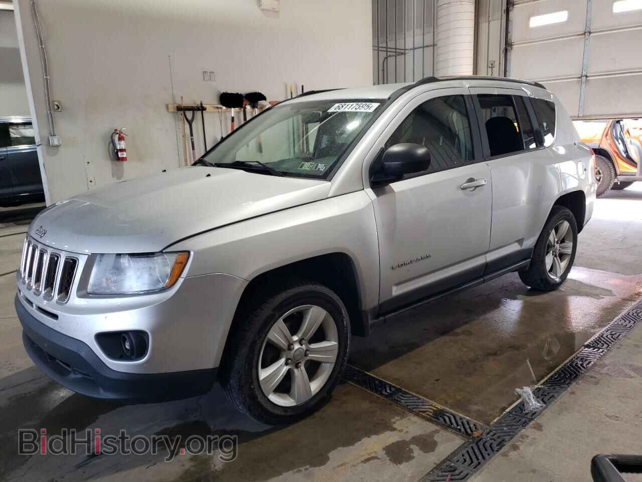 Photo 1J4NT1FA8BD285393 - JEEP COMPASS 2011