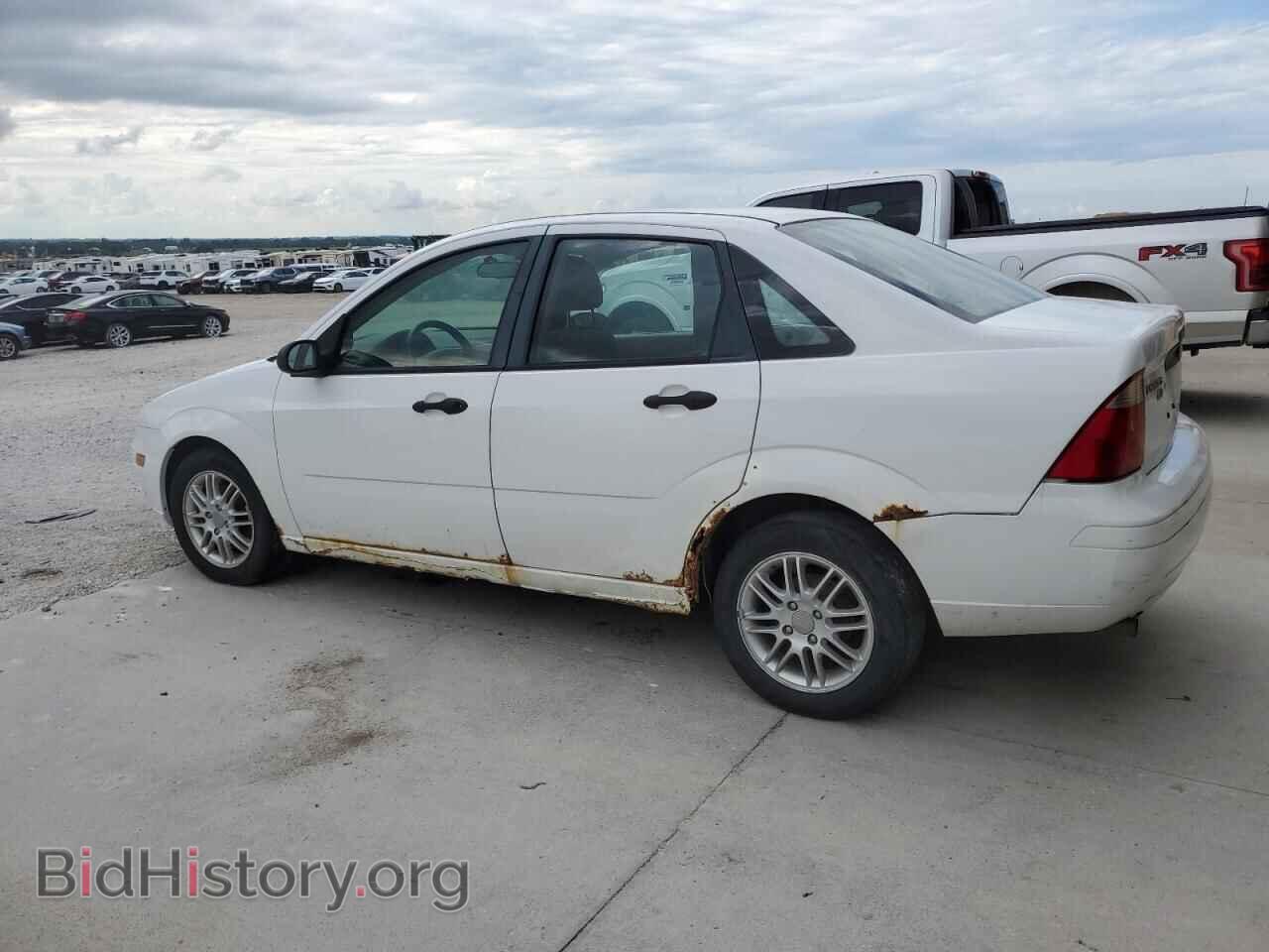 2005 FORD FOCUS - VIN: 1FAFP34N45W214755 - Фото 2