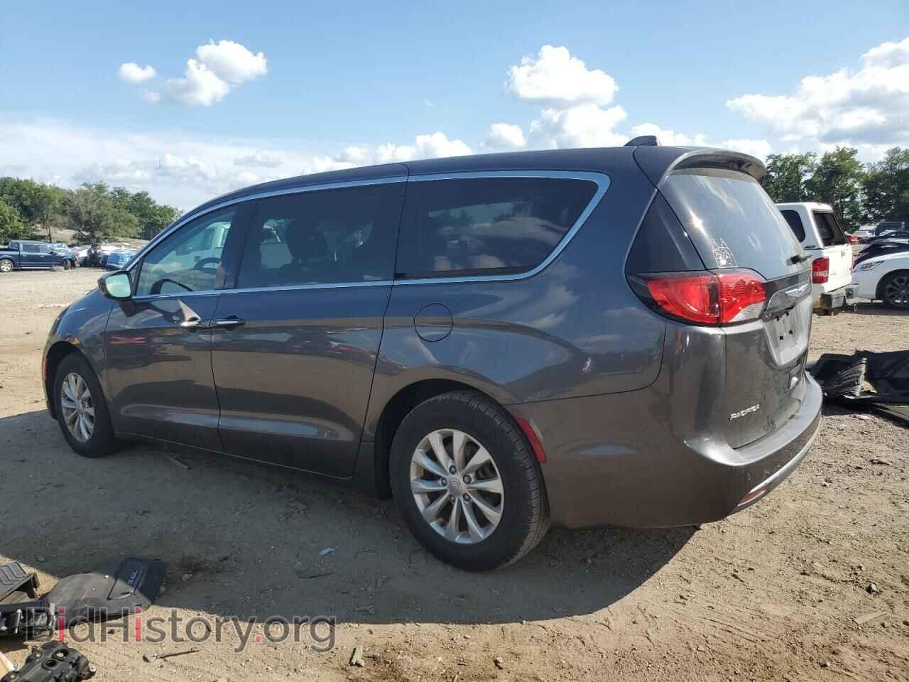 2018 CHRYSLER PACIFICA - VIN: 2C4RC1FG6JR339619 - Фото 2