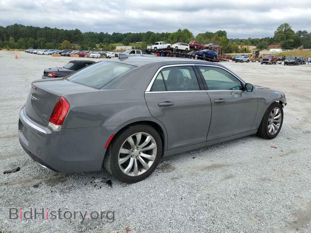 2017 CHRYSLER 300 - VIN: 2C3CCAAG2HH646982 - Фото 3