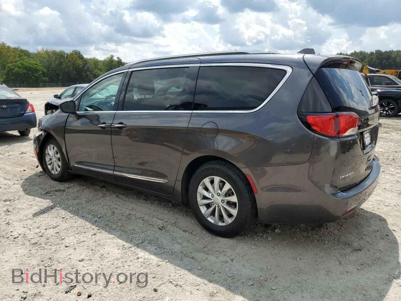 2019 CHRYSLER PACIFICA - VIN: 2C4RC1BG8KR626760 - Фото 2