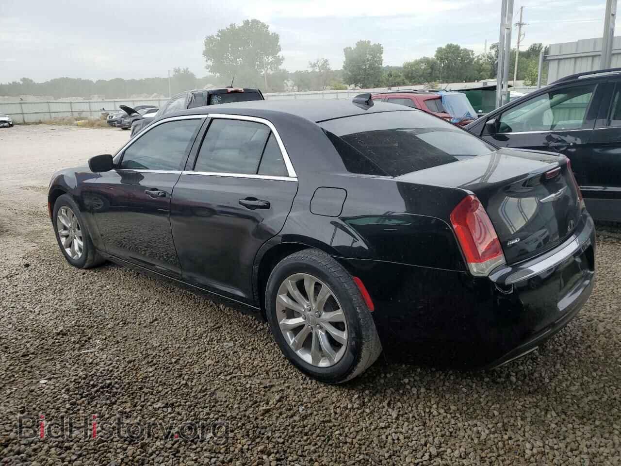2017 CHRYSLER 300 - VIN: 2C3CCARG9HH571427 - Фото 2