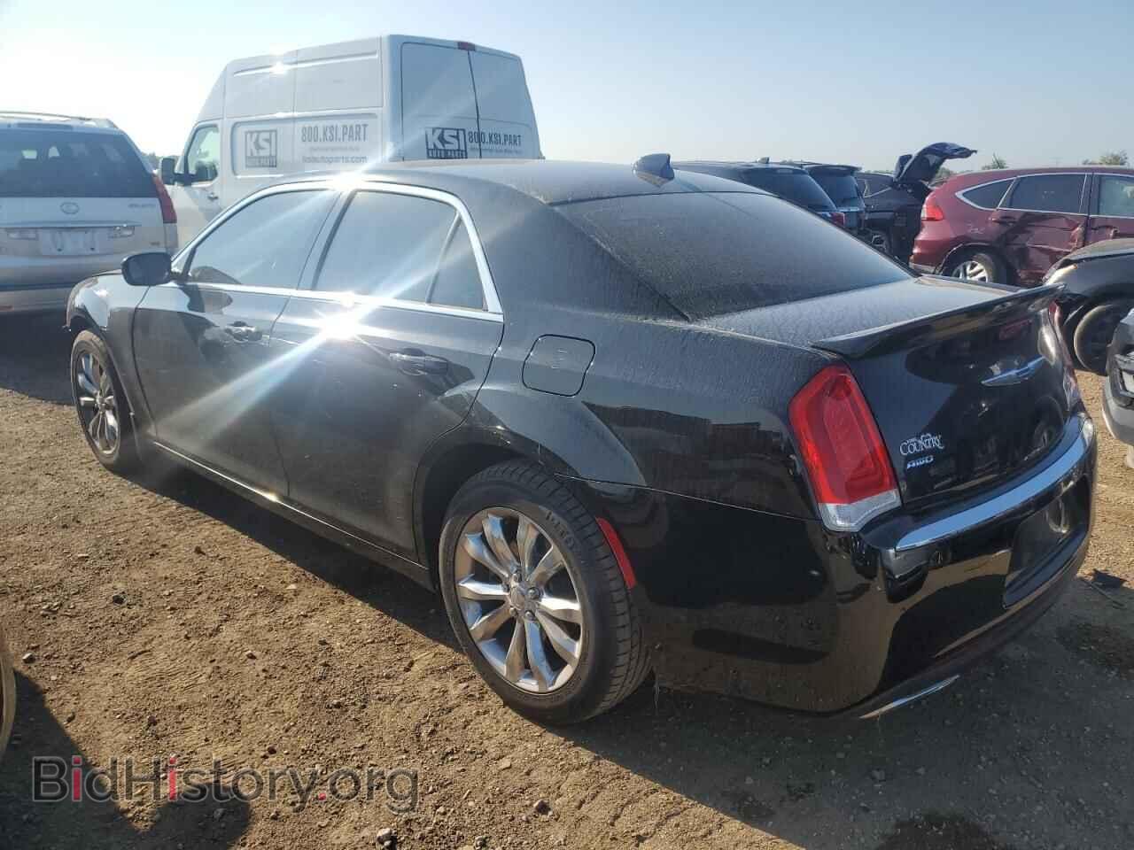 2015 CHRYSLER 300 - VIN: 2C3CCARGXFH782052 - Фото 2