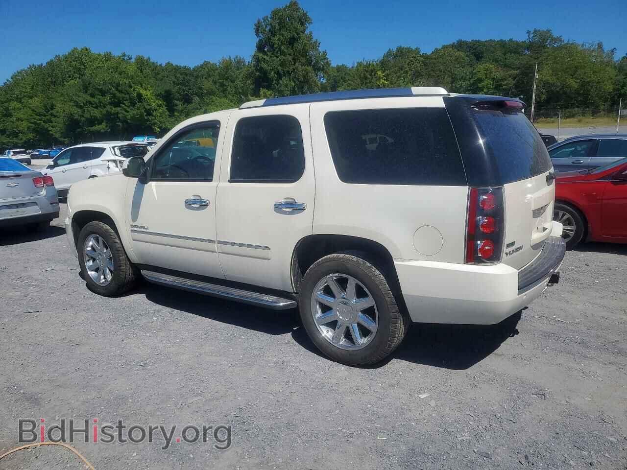 2011 GMC YUKON - VIN: 1GKS2EEF2BR181277 - Photo 2