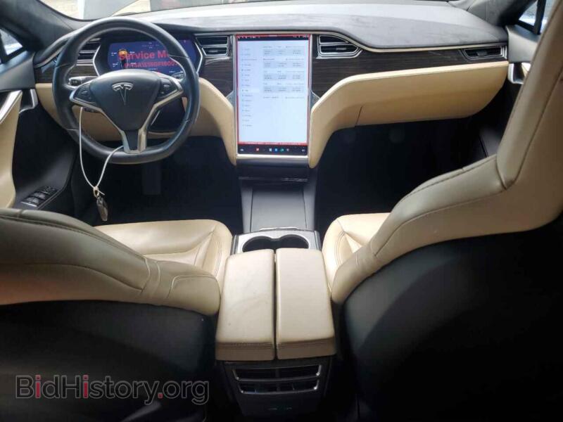 2016 Tesla MODEL S (VIN 5YJSA1E18GF160071) — photo 8 of 12