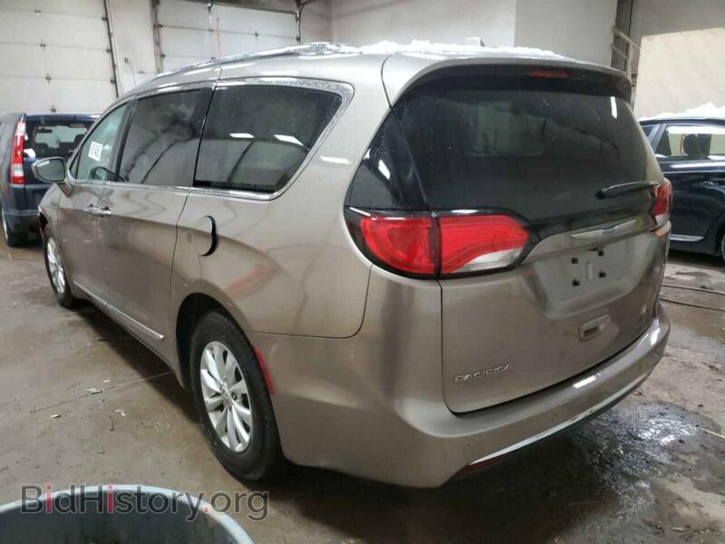 2018 Chrysler PACIFICA (VIN 2C4RC1BG8JR100434) — photo 2 of 13