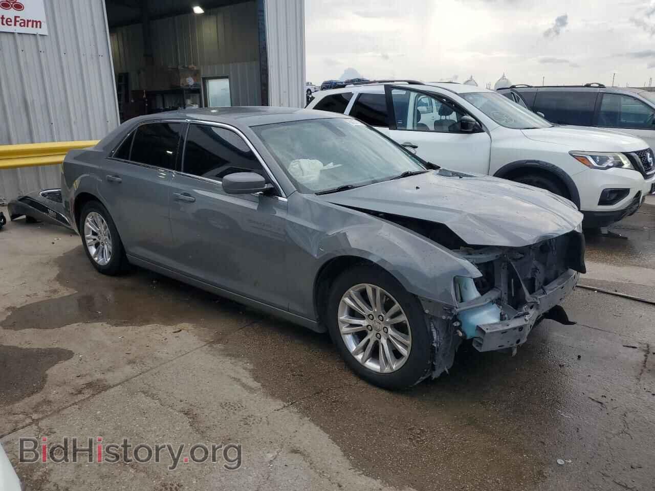 2019 CHRYSLER 300 - VIN: 2C3CCAAG4KH563173 - Фото 4