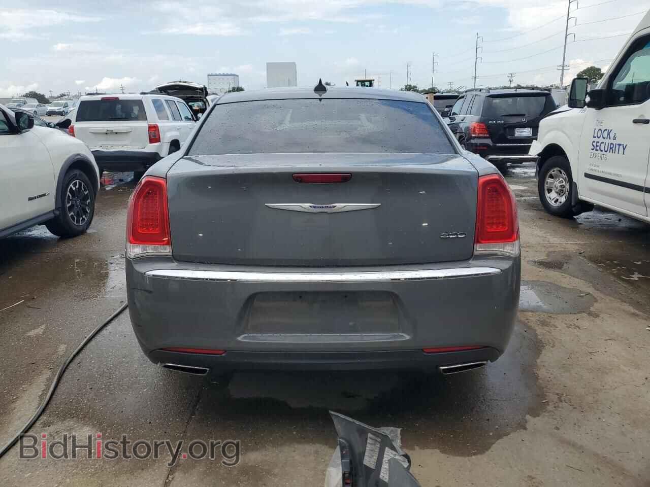 2019 CHRYSLER 300 - VIN: 2C3CCAAG4KH563173 - Фото 6