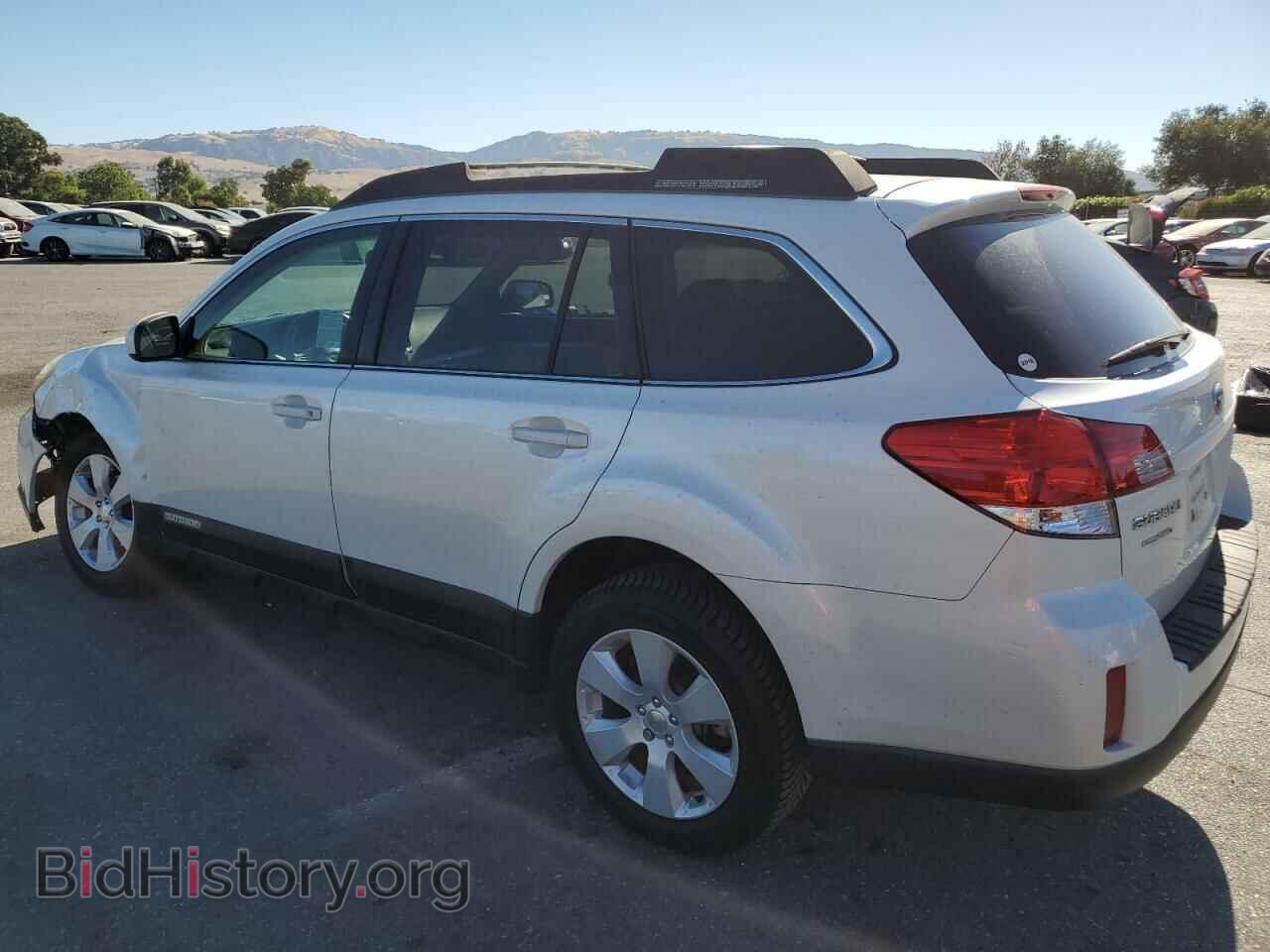 2011 SUBARU OUTBACK - VIN: 4S4BRBCC6B3340072 - Photo 2