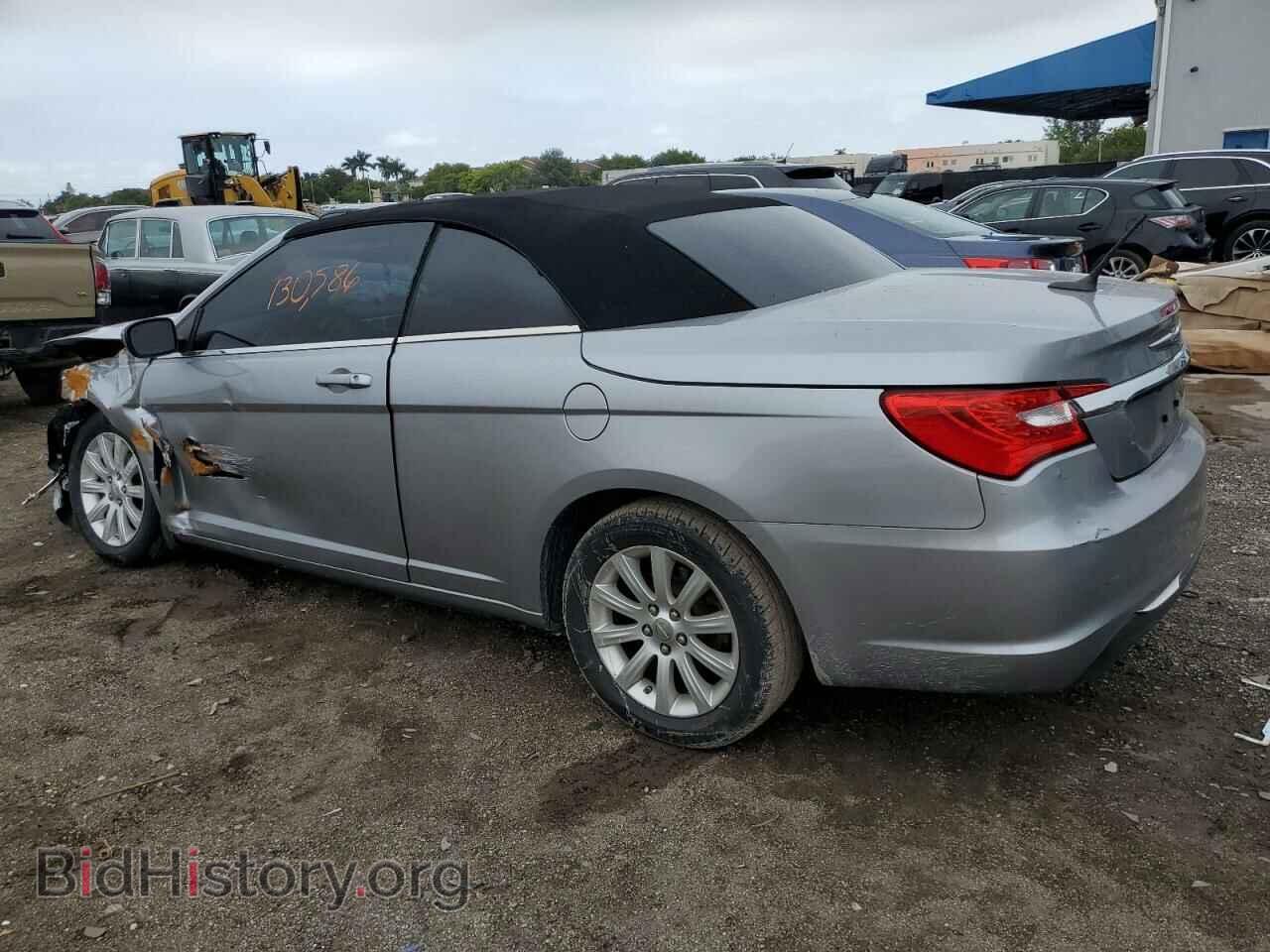 2013 CHRYSLER 200 - VIN: 1C3BCBEBXDN526848 - Фото 2