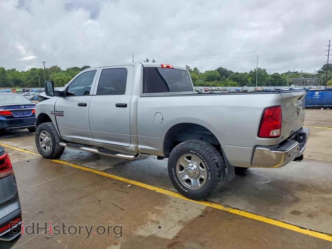 2018 RAM 2500 - VIN: 3C6UR5CL3JG358143 - Photo 2