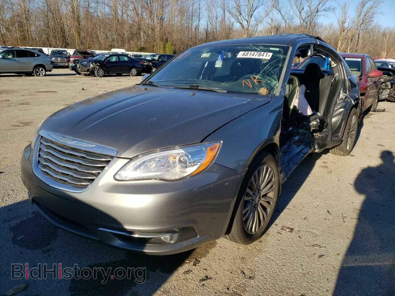 2013 CHRYSLER 200 - VIN: 1C3CCBCG3DN579586 - Photo 2