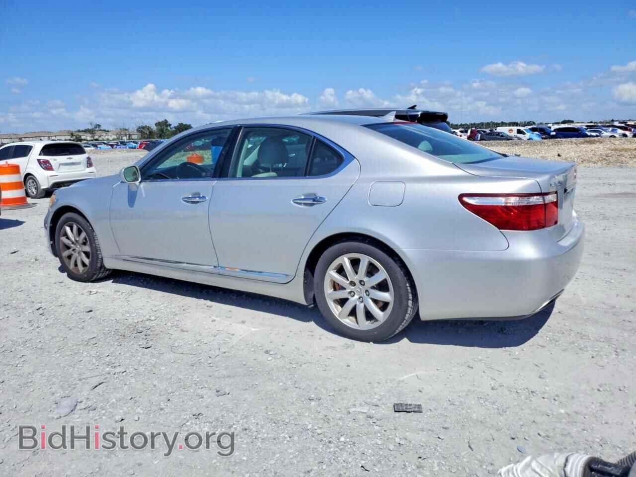2007 LEXUS LS460 - VIN: JTHBL46F675034197 - Photo 2
