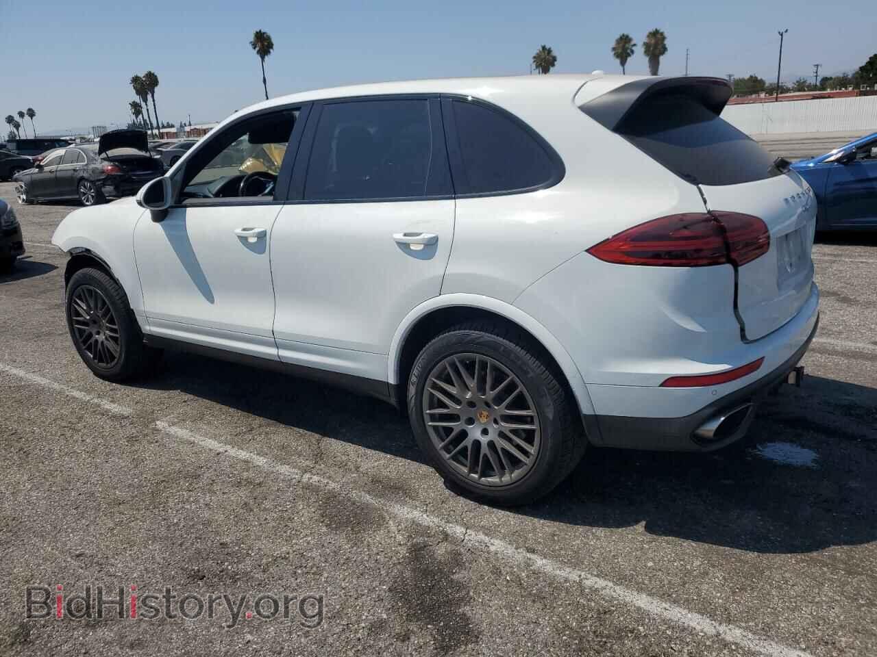 2017 PORSCHE CAYENNE - VIN: WP1AA2A28HKA81924 - Фото 2
