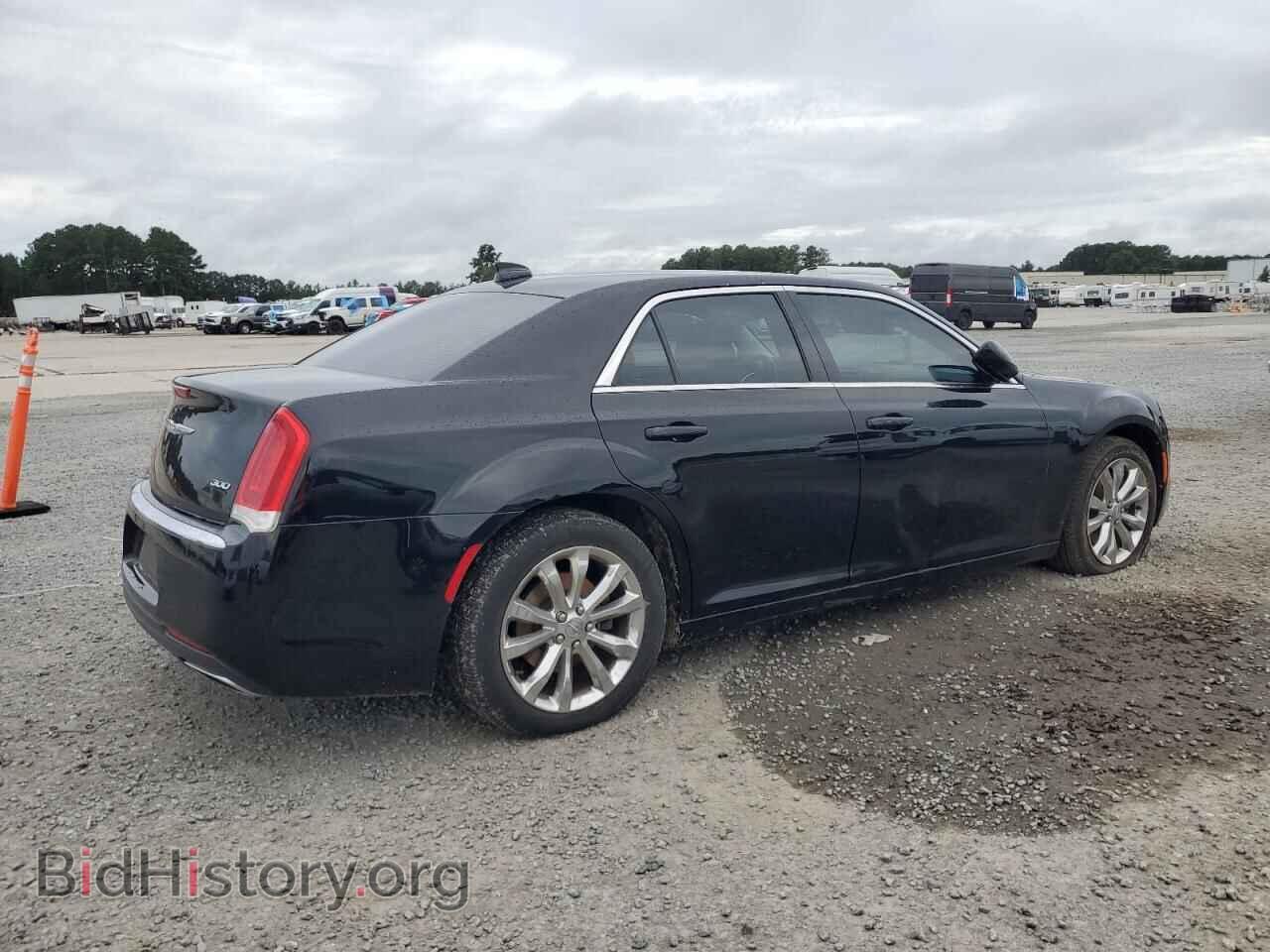 2017 CHRYSLER 300 - VIN: 2C3CCARG1HH521976 - Фото 3