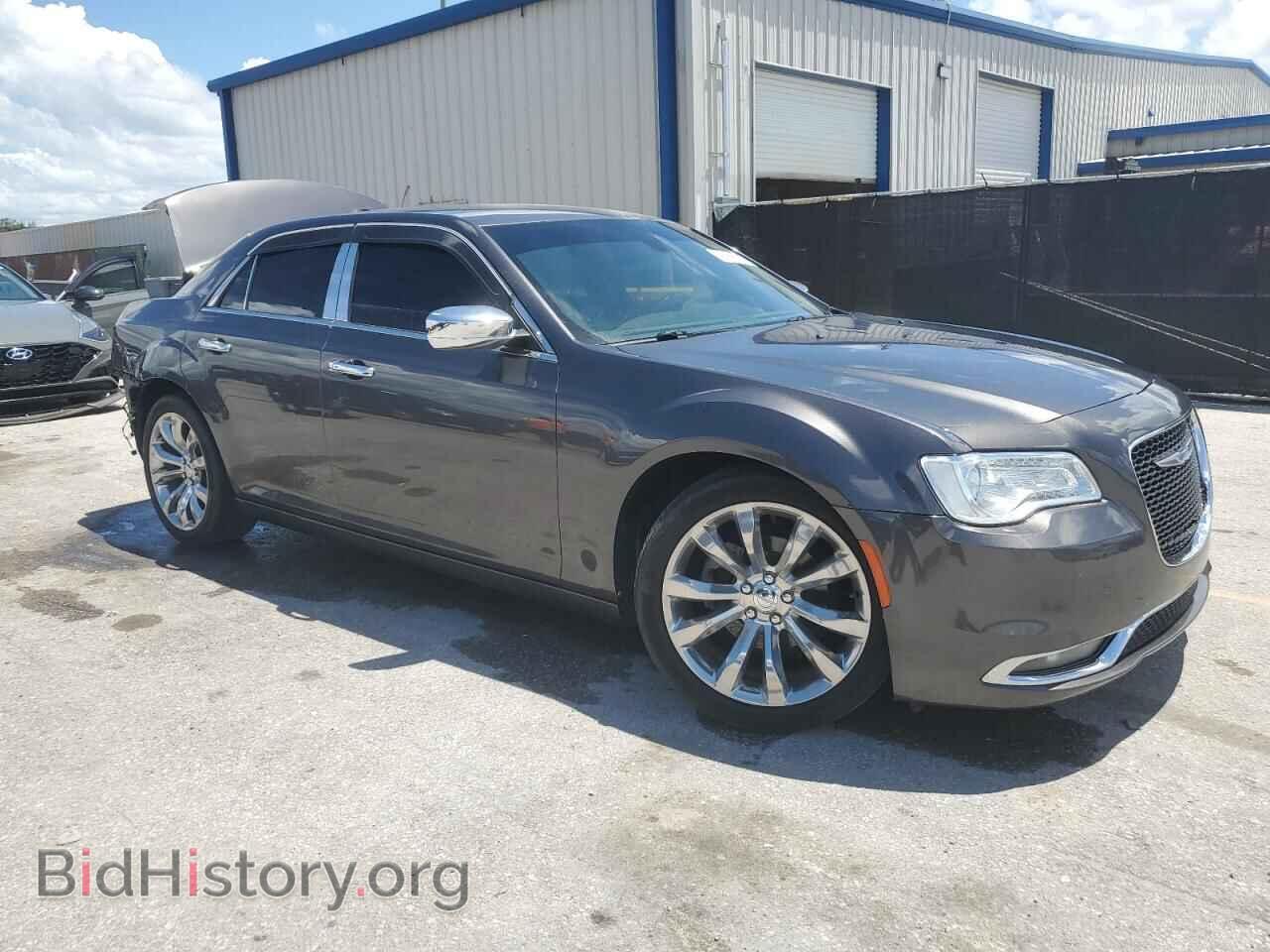 2019 CHRYSLER 300 - VIN: 2C3CCAAG3KH556134 - Фото 4