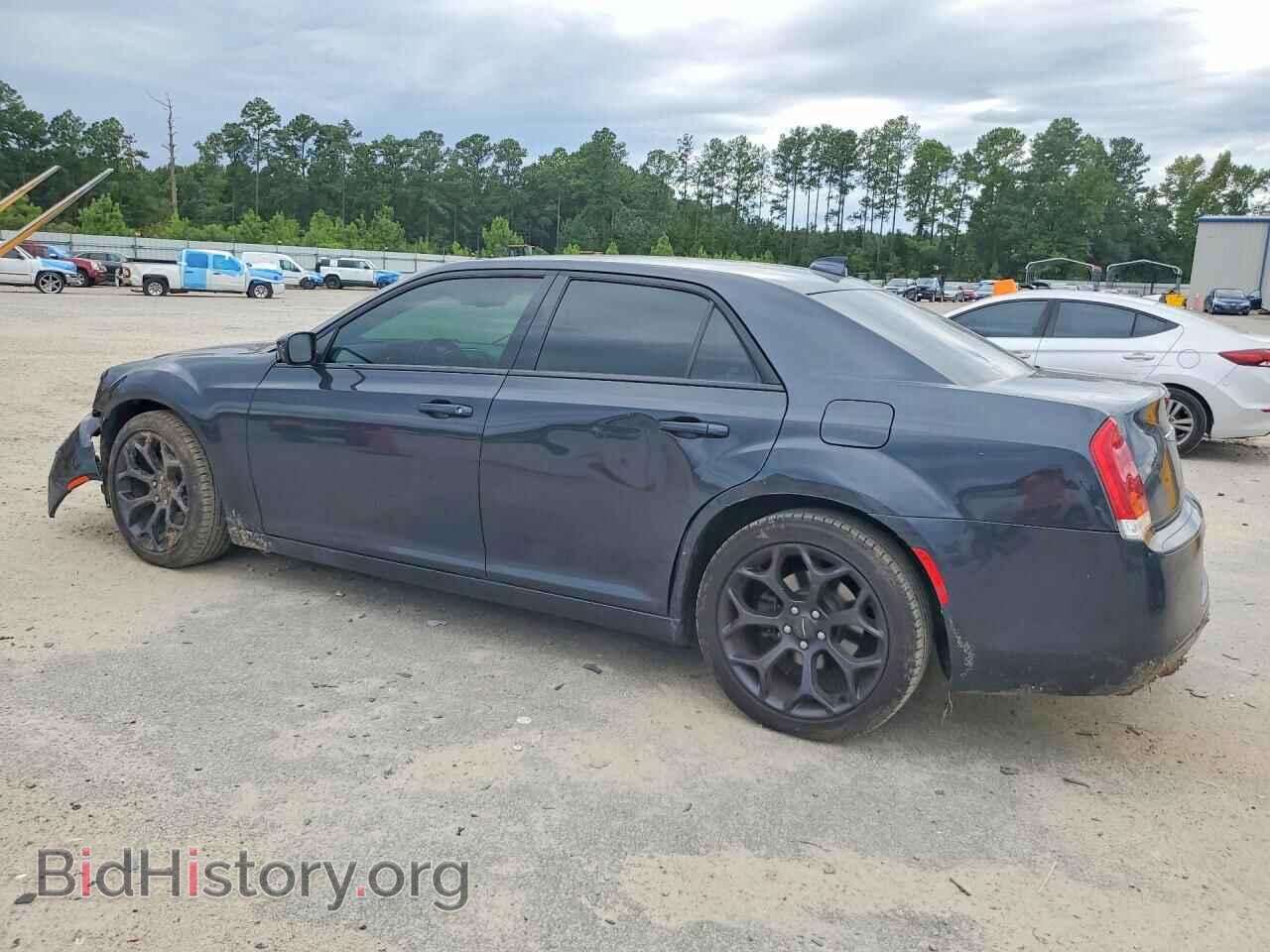 2019 CHRYSLER 300 - VIN: 2C3CCAAG5KH565157 - Фото 2