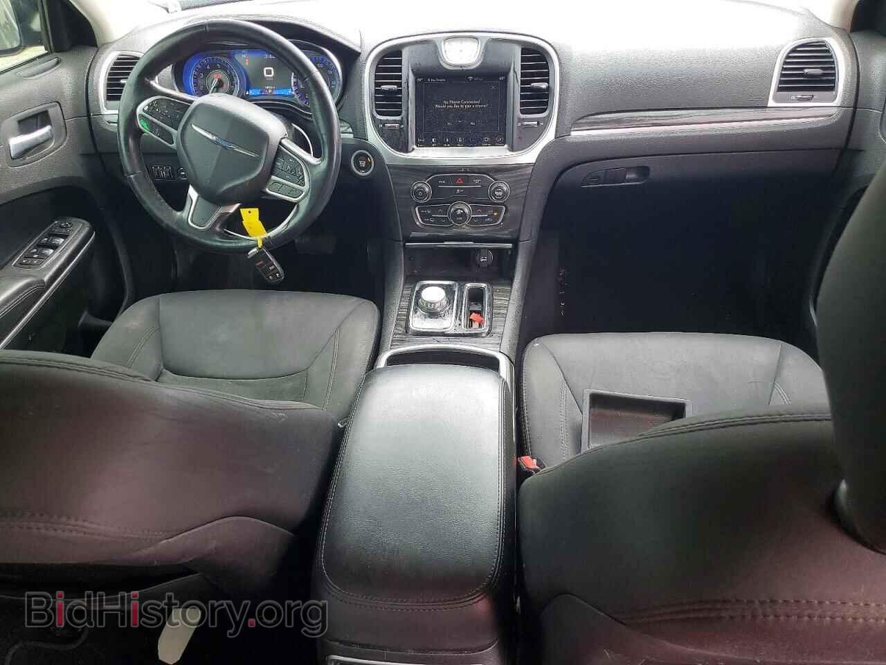 2019 CHRYSLER 300 - VIN: 2C3CCAAG5KH565157 - Фото 8