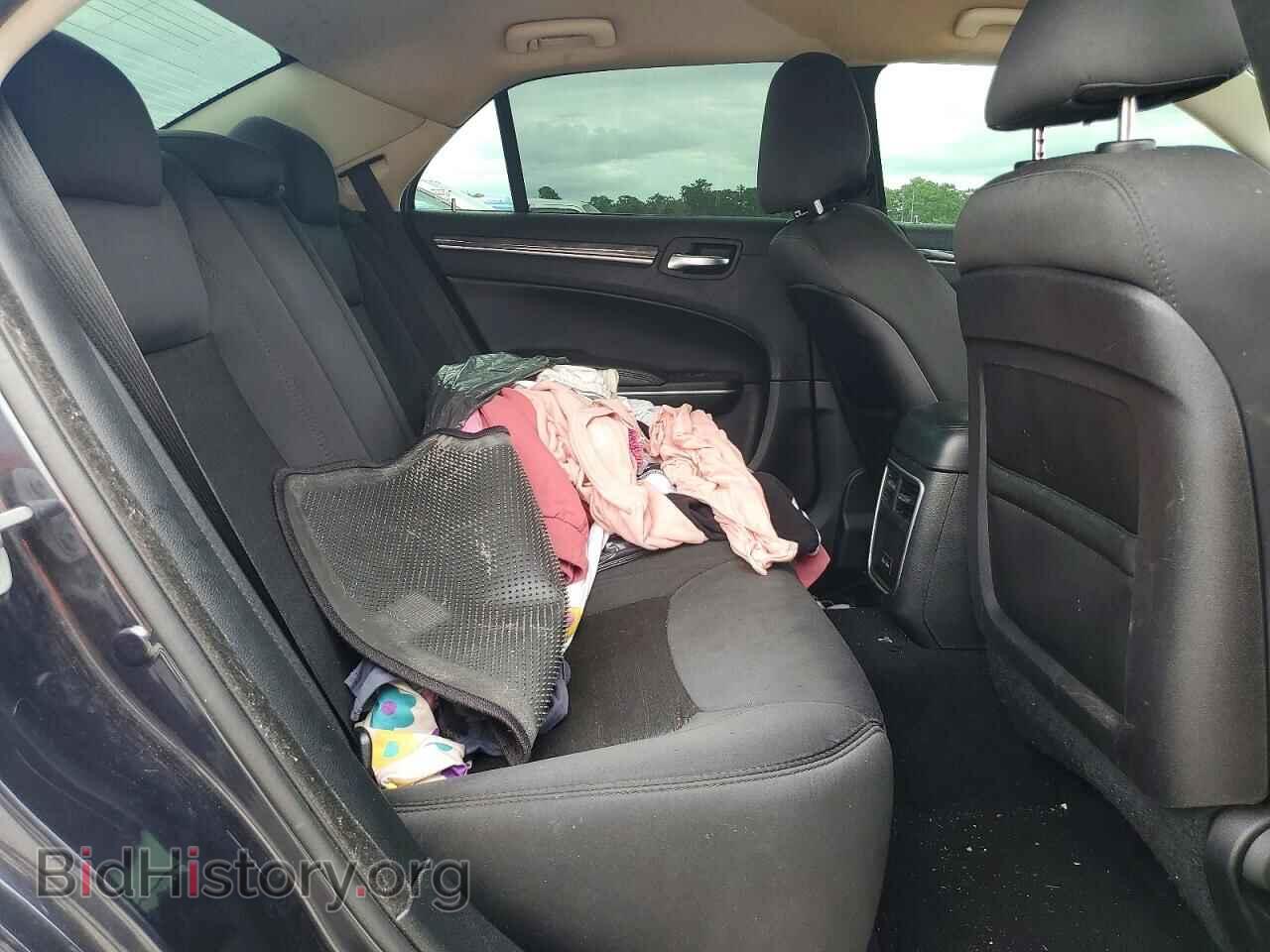 2019 CHRYSLER 300 - VIN: 2C3CCAAG5KH565157 - Фото 10