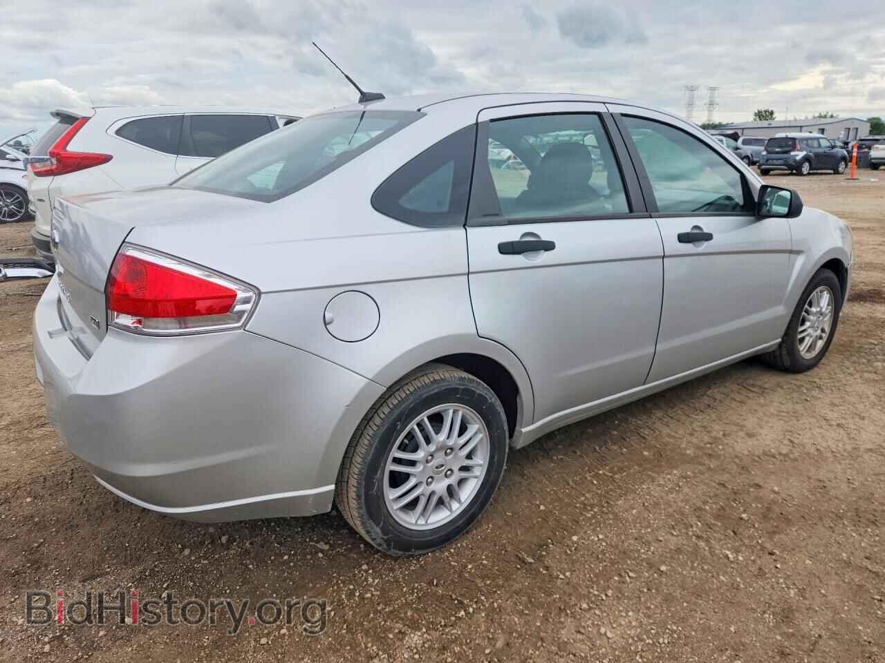 2011 FORD FOCUS - VIN: 1FAHP3FN4BW197666 - Photo 3