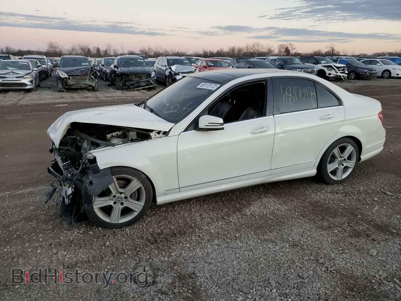 Photo WDDGF8BB3BR175700 - MERCEDES-BENZ C-CLASS 2011