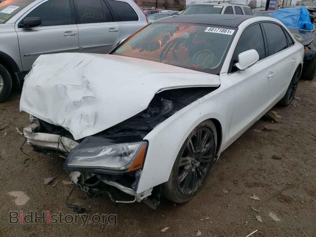 2011 AUDI A8 - VIN: WAURVAFD2BN016955 - Фото 2